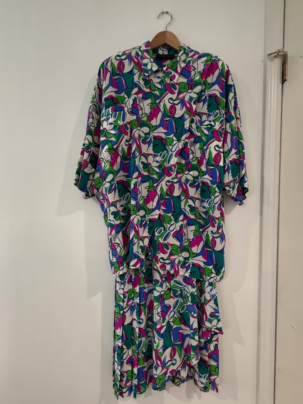 Escada vintage 2-piece floral silk top & matching maxi skirt, made in Germany